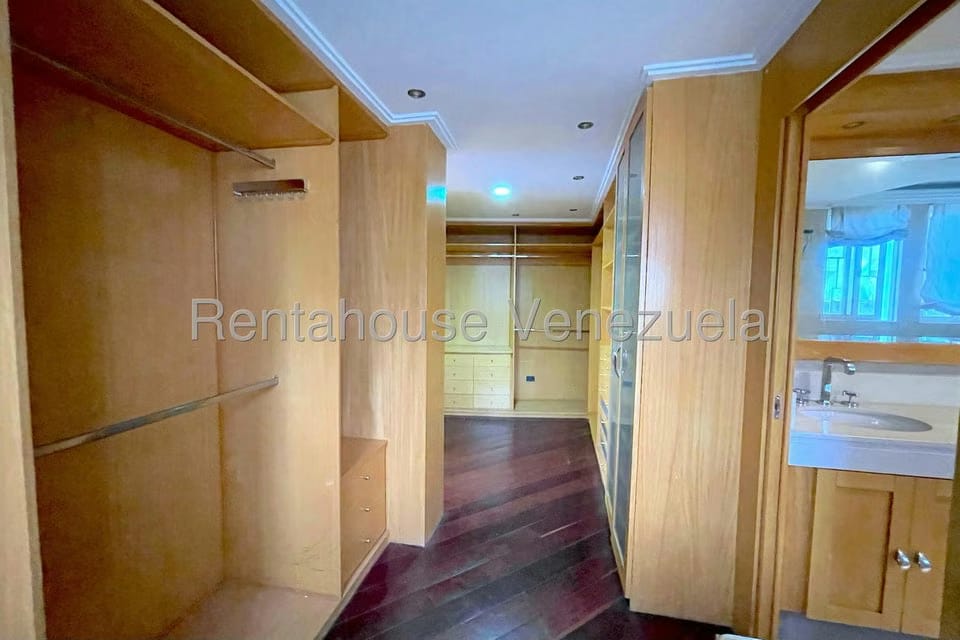 Casa (Multipes Niveles) en Venta en Las Marias, Distrito Metropolitano - 38
