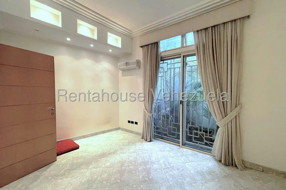 Casa (Multipes Niveles) en Venta en Las Marias, Distrito Metropolitano - 54