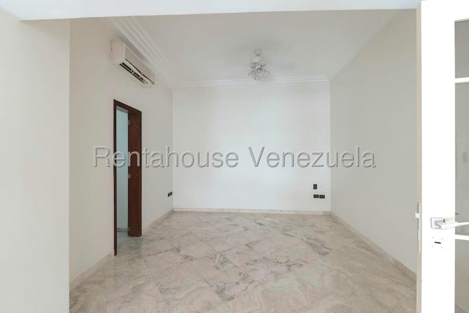 Casa (Multipes Niveles) en Venta en Las Marias, Distrito Metropolitano - 57