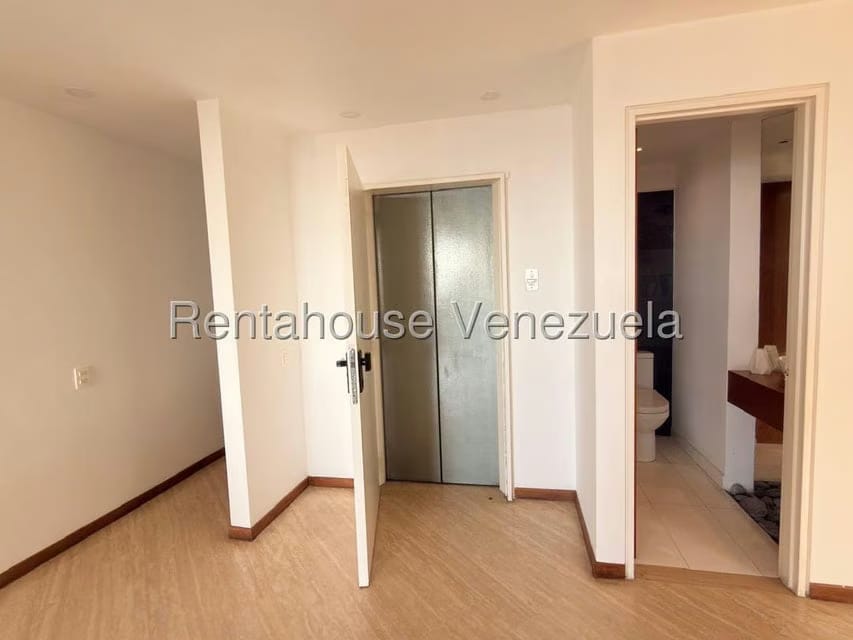 Apartamento (1 Nivel) en Venta en Los Naranjos del Cafetal, Distrito Metropolitano - 9