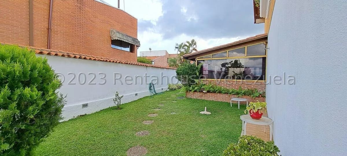 Casa (1 Nivel) en Venta en Los Samanes, Distrito Metropolitano - 9