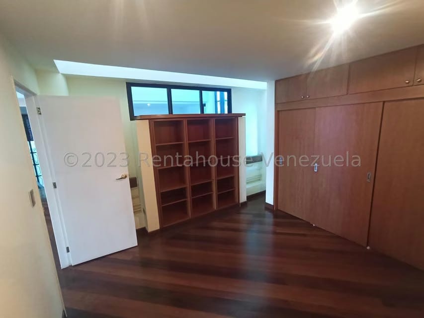 Casa (Duplex) en Venta en Alto Hatillo, Distrito Metropolitano - 25