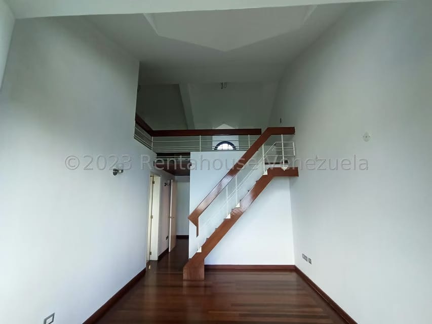 Casa (Duplex) en Venta en Alto Hatillo, Distrito Metropolitano - 28