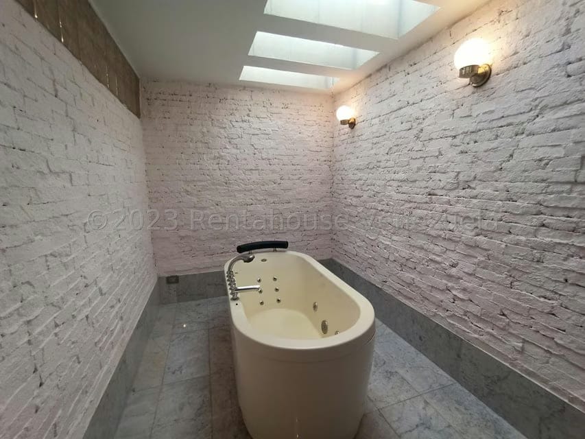 Casa (Duplex) en Venta en Alto Hatillo, Distrito Metropolitano - 39