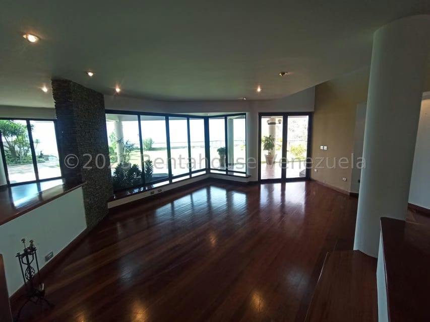 Casa (Duplex) en Venta en Alto Hatillo, Distrito Metropolitano - 6