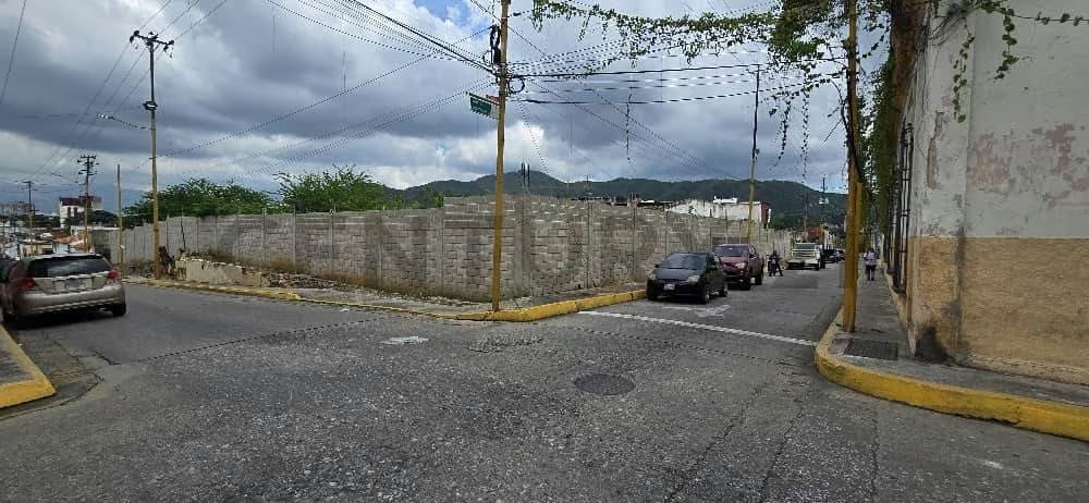 Terreno con Proyecto de Inversión en el Centro de Valencia - 3
