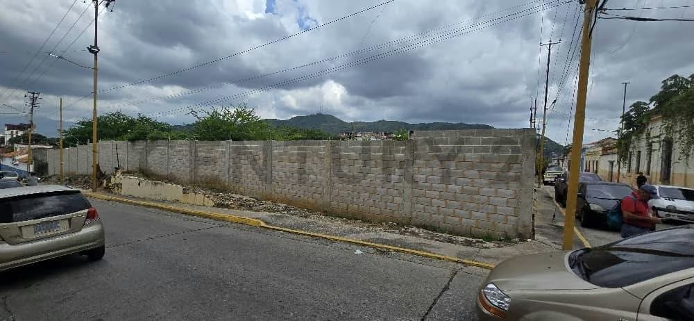 Terreno con Proyecto de Inversión en el Centro de Valencia - 4