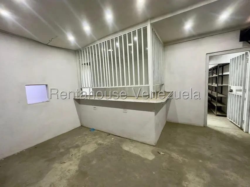 Comercial (Local Comercial) en Alquiler en Zona Oeste, Lara - 15