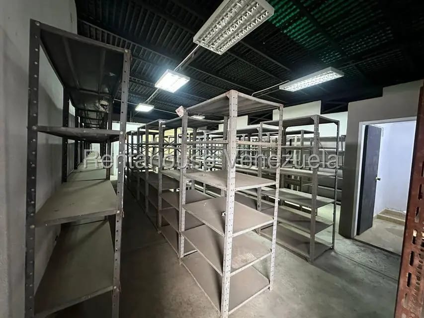 Comercial (Local Comercial) en Alquiler en Zona Oeste, Lara - 16