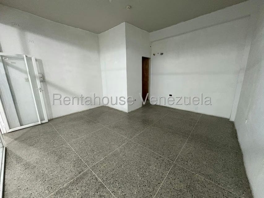 Comercial (Local Comercial) en Alquiler en Parroquia Juan de Villegas, Lara - 5