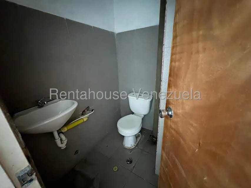 Comercial (Local Comercial) en Alquiler en Parroquia Juan de Villegas, Lara - 7