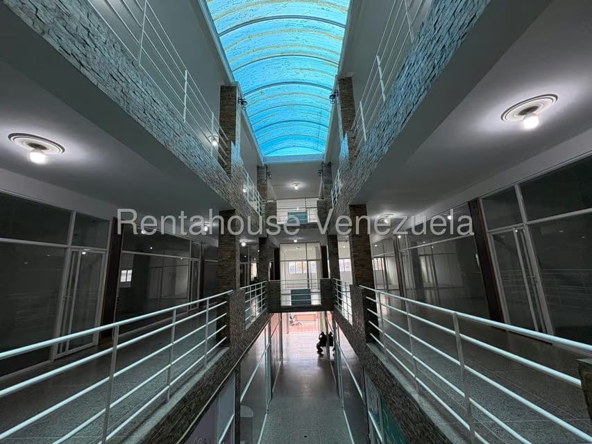 Comercial (Local Comercial) en Alquiler en Parroquia Juan de Villegas, Lara - 8