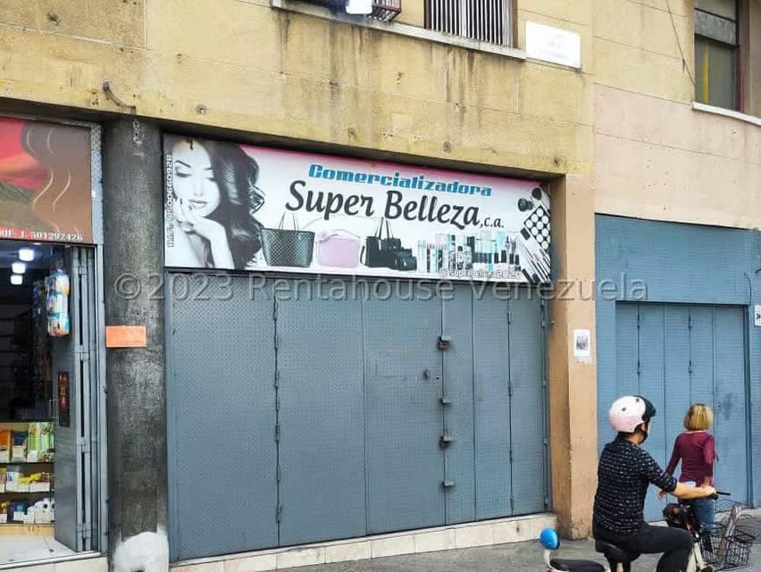 Comercial (Local Comercial) en Venta en Parroquia Catedral, Distrito Metropolitano - 2