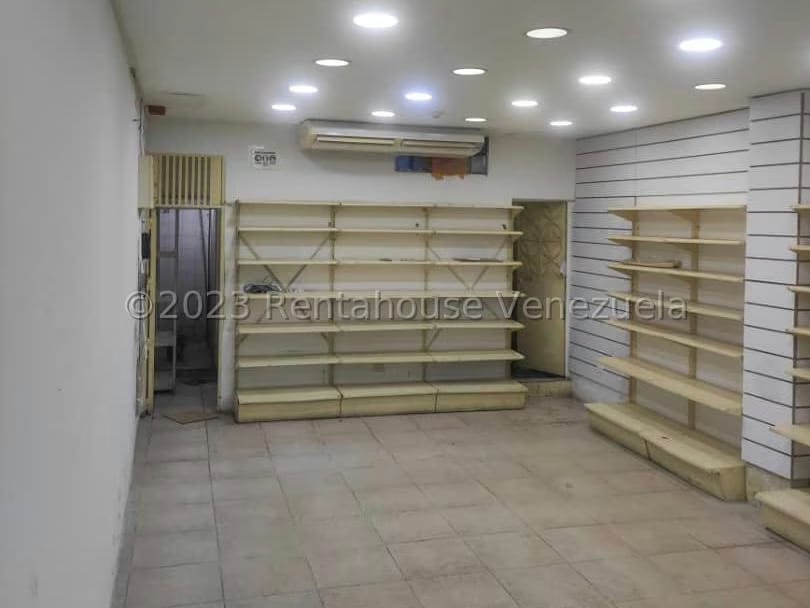 Comercial (Local Comercial) en Venta en Parroquia Catedral, Distrito Metropolitano - 8