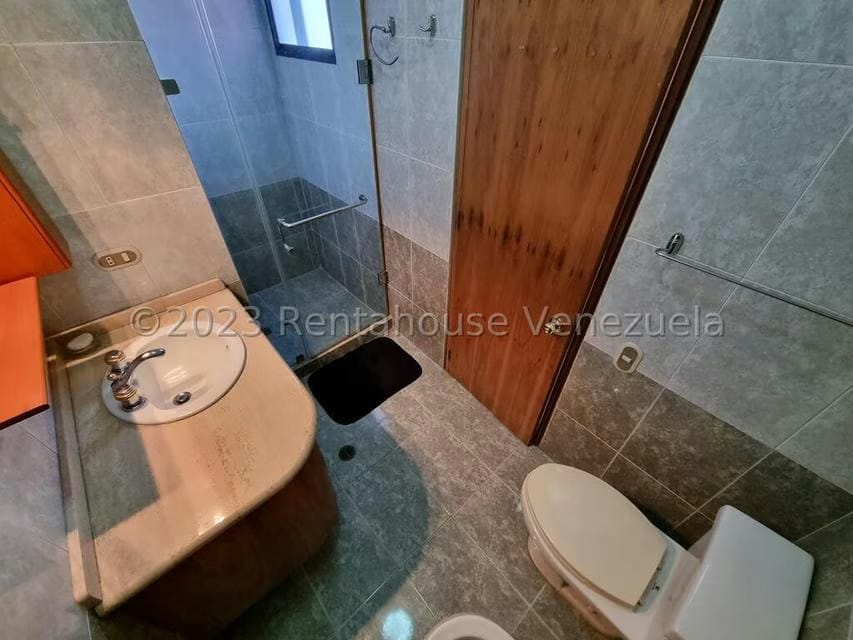 Apartamento (1 Nivel) en Venta en Campo Alegre, Distrito Metropolitano - 16