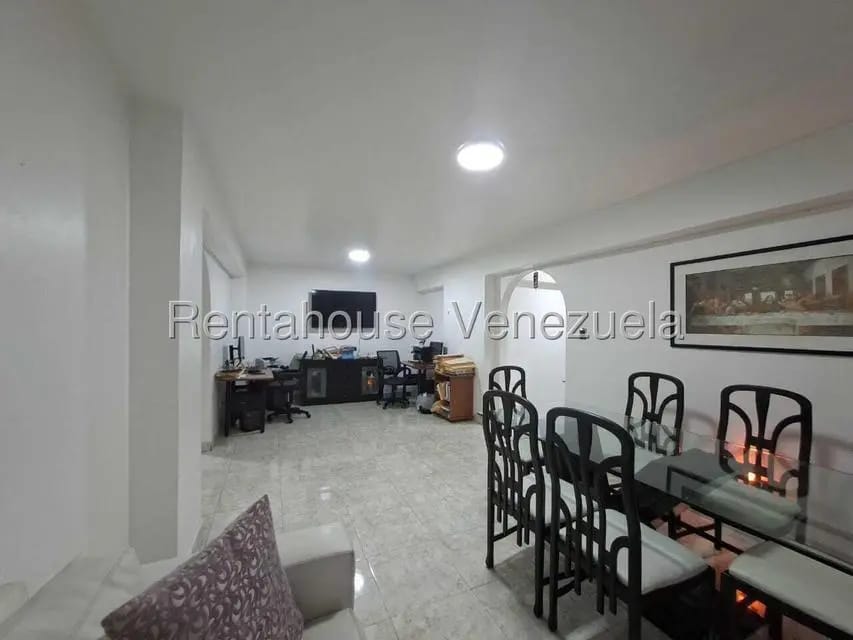 Apartamento (1 Nivel) en Venta en Montalban III, Distrito Metropolitano - 2
