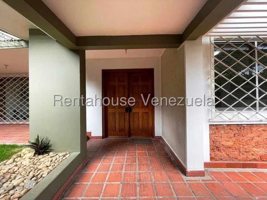 Casa (Duplex) en Venta en Los Chorros, Distrito Metropolitano - 2