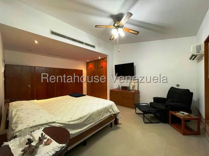 Casa (Duplex) en Venta en Los Chorros, Distrito Metropolitano - 41