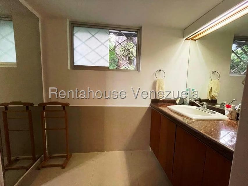 Casa (Duplex) en Venta en Los Chorros, Distrito Metropolitano - 42
