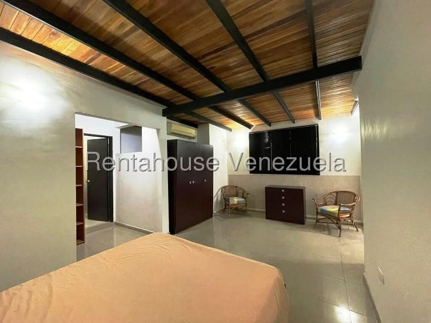 Casa (Duplex) en Venta en Los Chorros, Distrito Metropolitano - 75