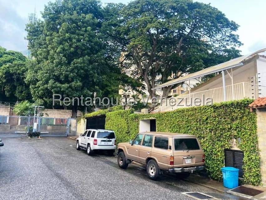 Casa (Duplex) en Venta en Los Chorros, Distrito Metropolitano - 99