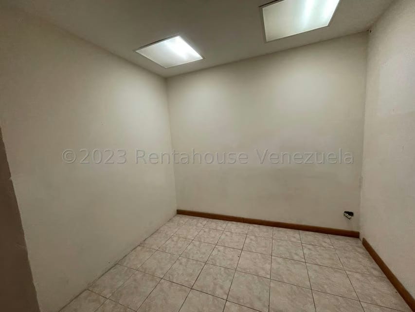 Comercial (Local Comercial) en Alquiler en Manzanares, Distrito Metropolitano - 9
