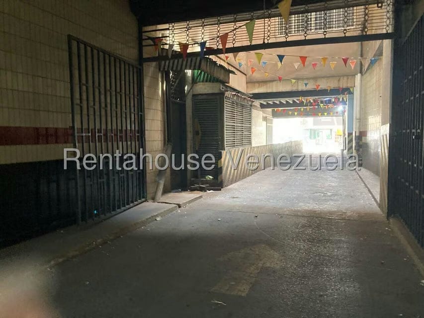 Comercial (Estacionamiento) en Venta en Parroquia La Candelaria, Distrito Metropolitano - 12