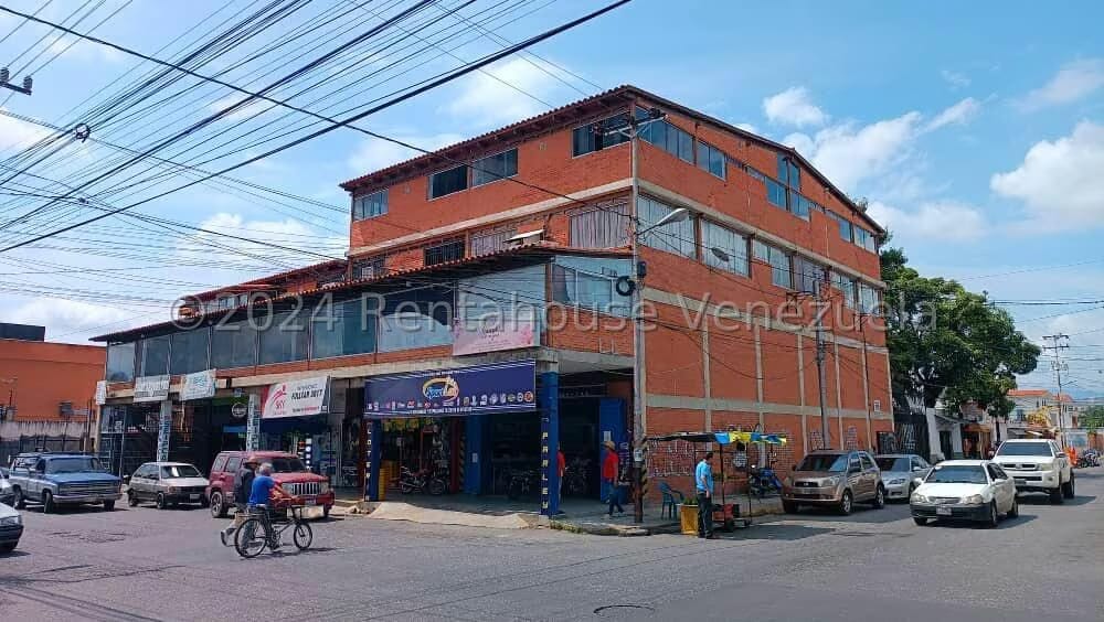 Comercial (Edificio) en Venta en Centro, Lara