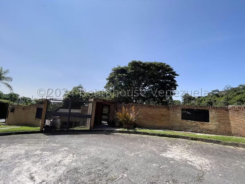 Casa (Contemporaneo) en Venta en Parque Oripoto, Distrito Metropolitano - 2