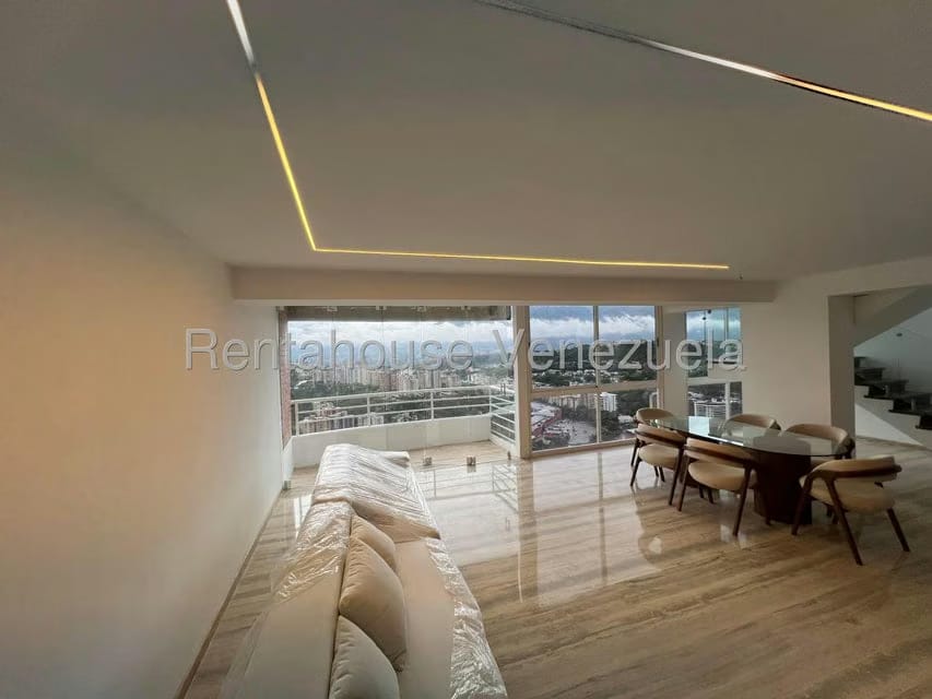 Apartamento (1 Nivel) en Venta en Lomas del Sol, Distrito Metropolitano - 3