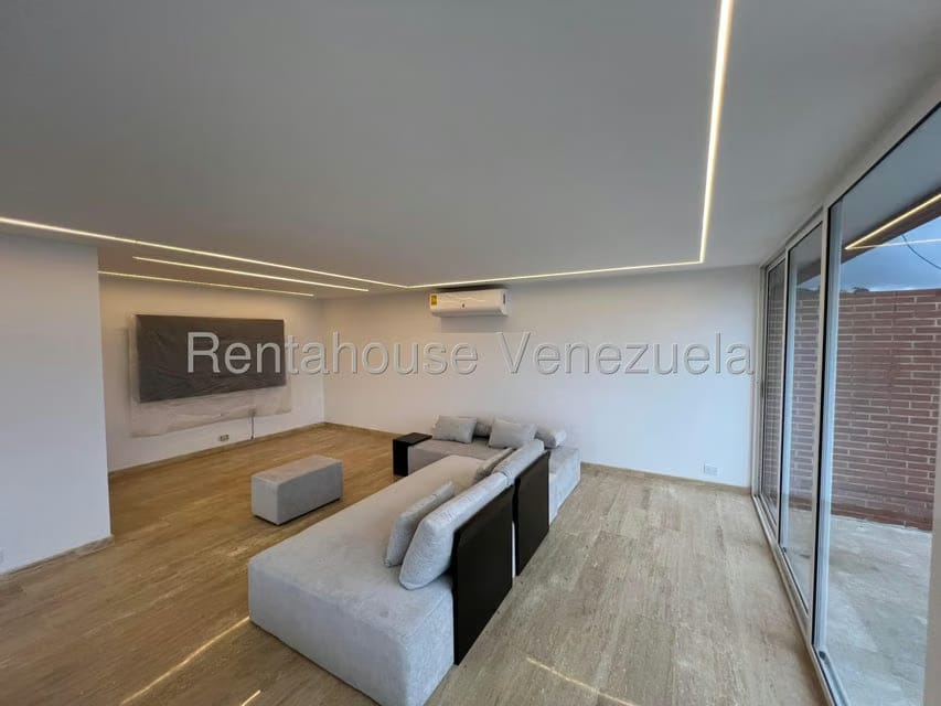 Apartamento (1 Nivel) en Venta en Lomas del Sol, Distrito Metropolitano - 25