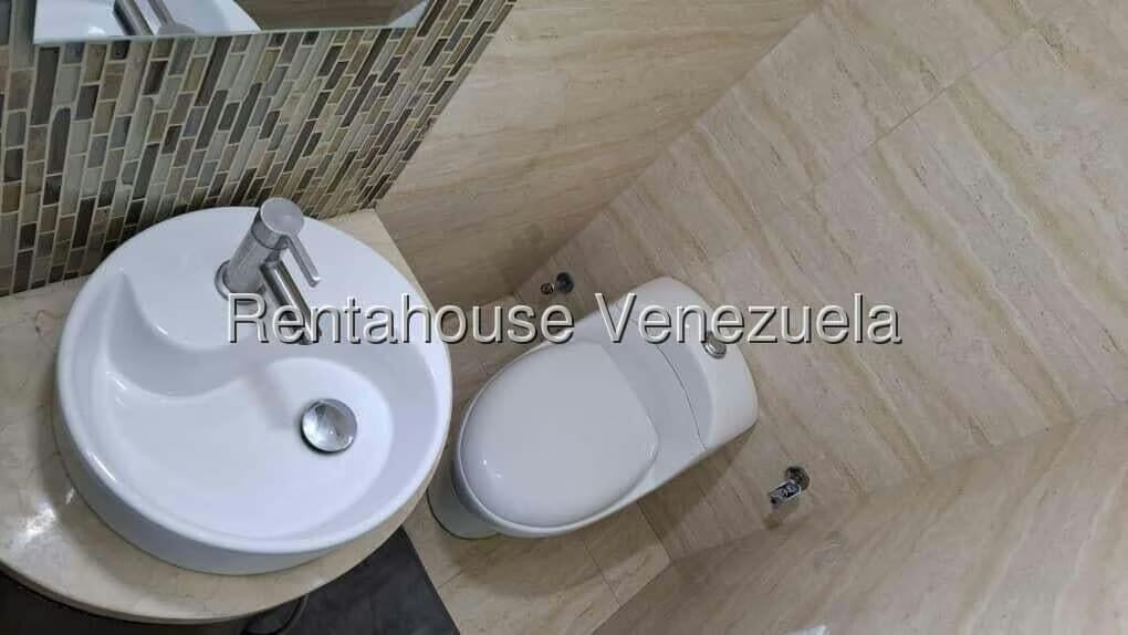 Apartamento (1 Nivel) en Alquiler en Santa Monica, Distrito Metropolitano - 16