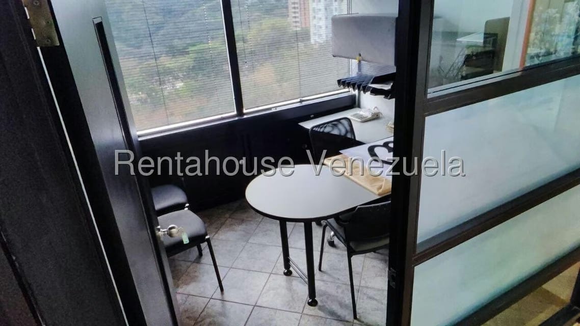 Comercial (Oficina) en Alquiler en Los Samanes, Distrito Metropolitano - 3