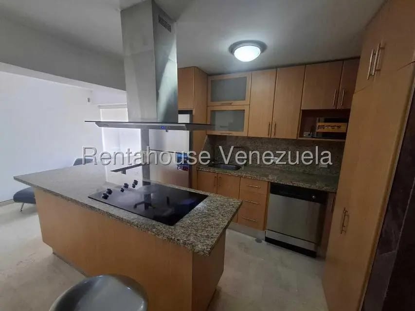 Apartamento (1 Nivel) en Alquiler en El Rosal, Distrito Metropolitano - 12