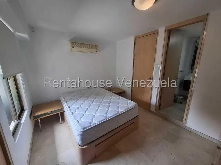 Apartamento (1 Nivel) en Alquiler en El Rosal, Distrito Metropolitano - 16