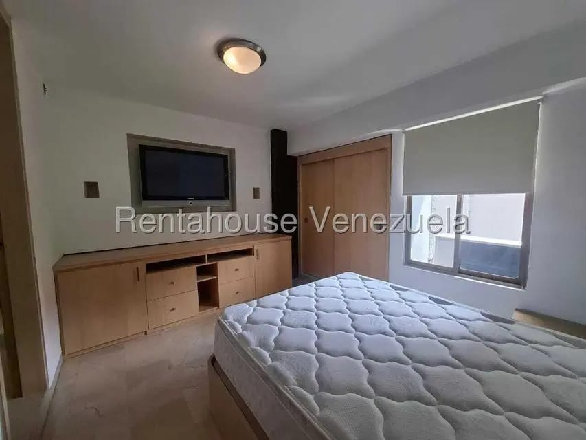 Apartamento (1 Nivel) en Alquiler en El Rosal, Distrito Metropolitano - 17