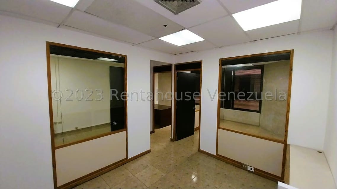 Comercial (Oficina) en Venta en Prados del Este, Distrito Metropolitano - 4