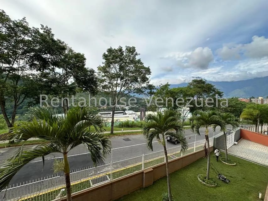 Apartamento (Duplex) en Venta en Lomas del Sol, Distrito Metropolitano - 16