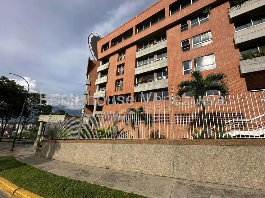 Apartamento (Duplex) en Venta en Lomas del Sol, Distrito Metropolitano - 3