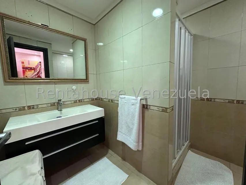 Apartamento (Duplex) en Venta en Lomas del Sol, Distrito Metropolitano - 26