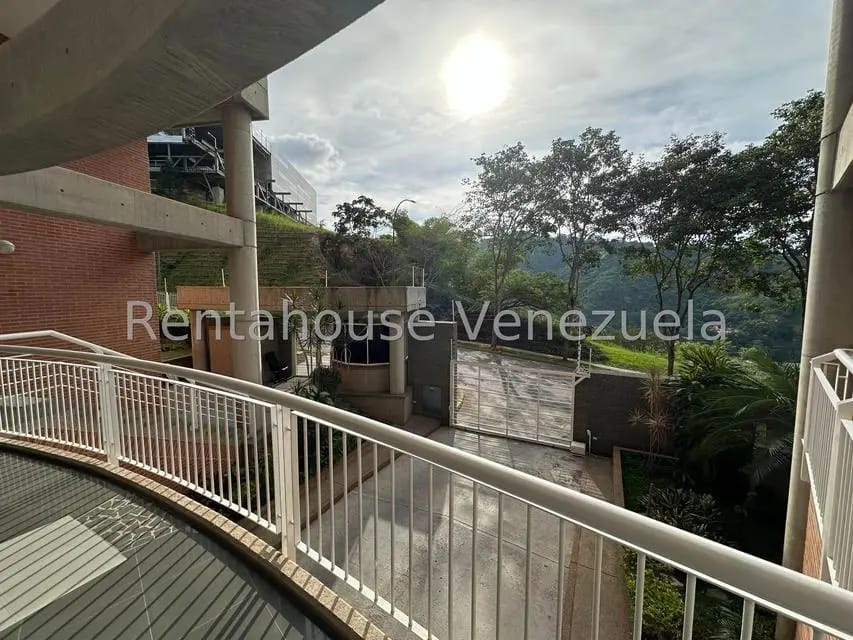 Apartamento (Duplex) en Venta en Lomas del Sol, Distrito Metropolitano - 4