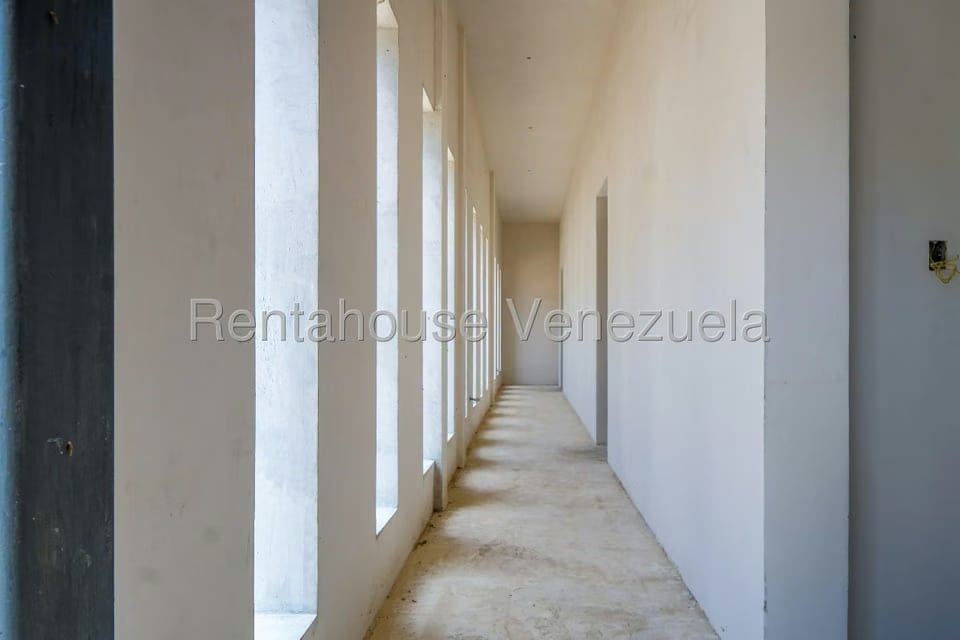 Casa (Multipes Niveles) en Venta en Prados del Este, Distrito Metropolitano - 13