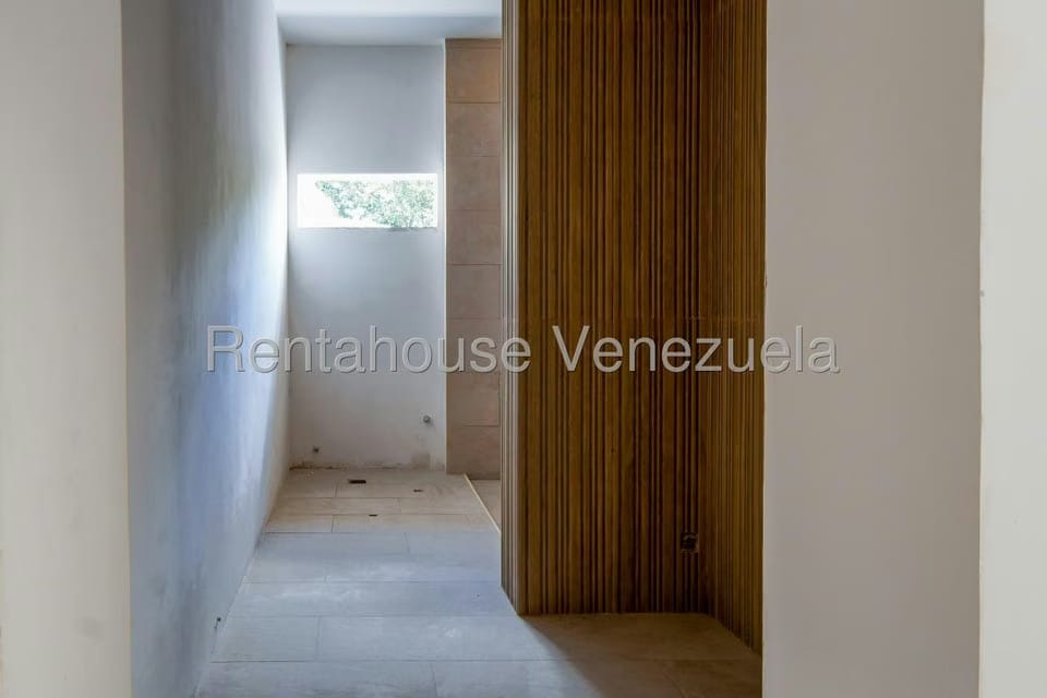 Casa (Multipes Niveles) en Venta en Prados del Este, Distrito Metropolitano - 15