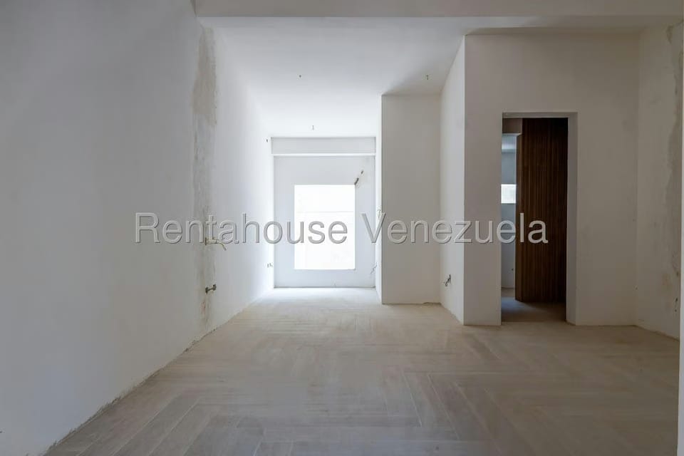 Casa (Multipes Niveles) en Venta en Prados del Este, Distrito Metropolitano - 19