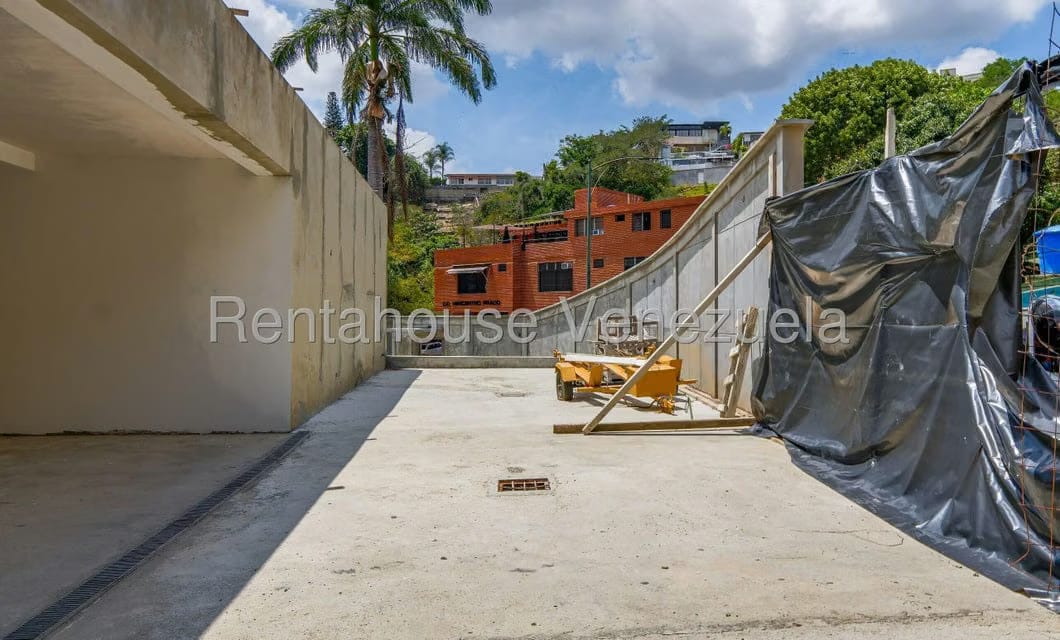 Casa (Multipes Niveles) en Venta en Prados del Este, Distrito Metropolitano - 31