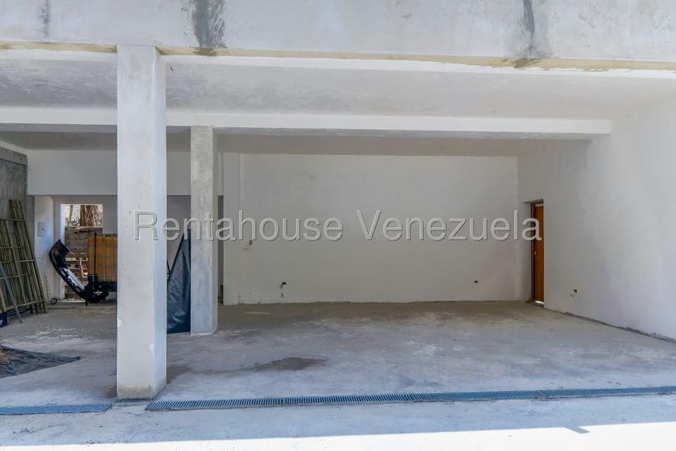 Casa (Multipes Niveles) en Venta en Prados del Este, Distrito Metropolitano - 32