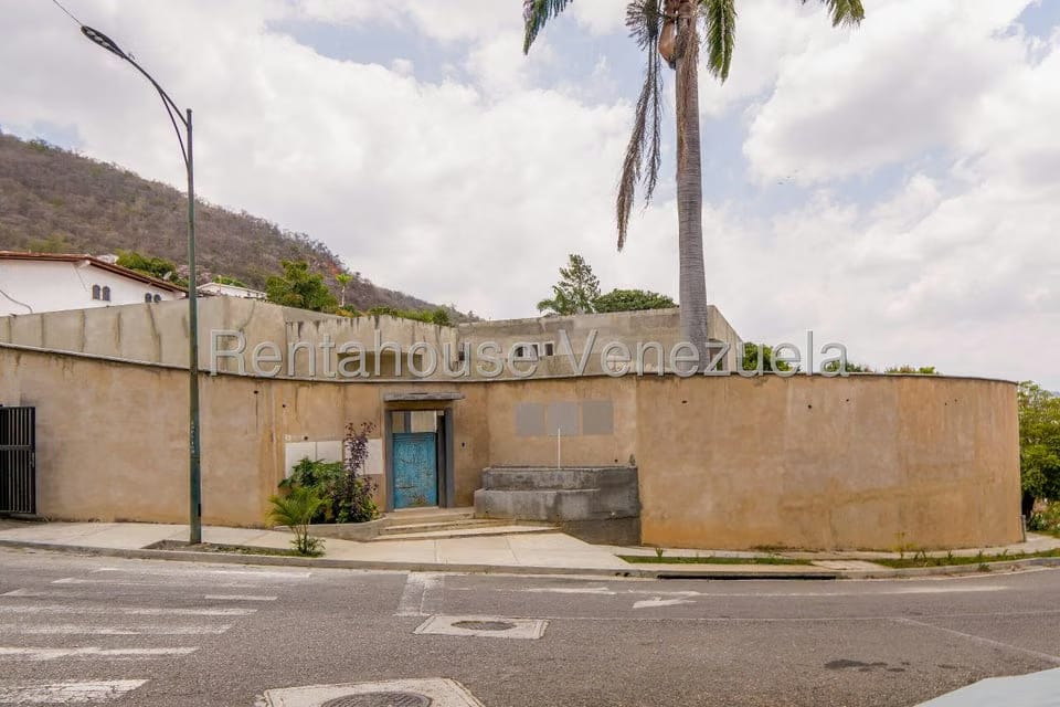 Casa (Multipes Niveles) en Venta en Prados del Este, Distrito Metropolitano - 33