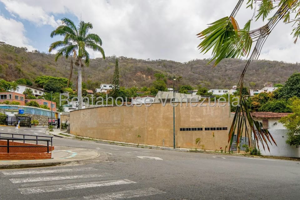 Casa (Multipes Niveles) en Venta en Prados del Este, Distrito Metropolitano - 34