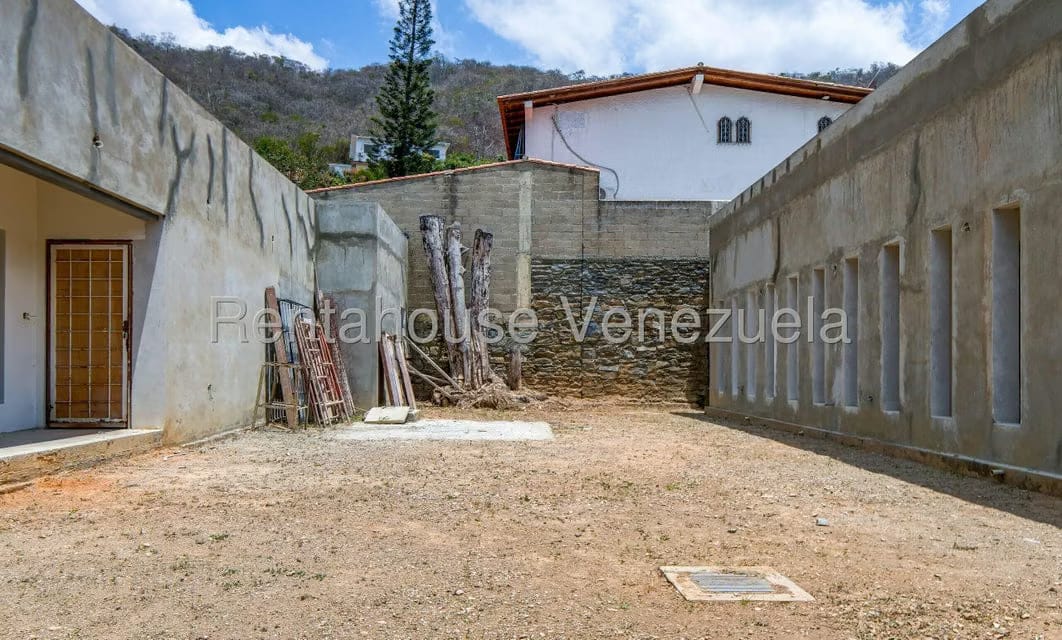Casa (Multipes Niveles) en Venta en Prados del Este, Distrito Metropolitano - 10