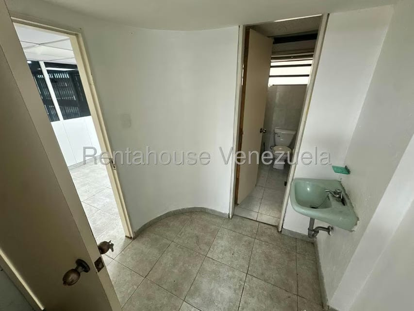 Comercial (Galpon - Deposito) en Venta en Bello Monte, Distrito Metropolitano - 19